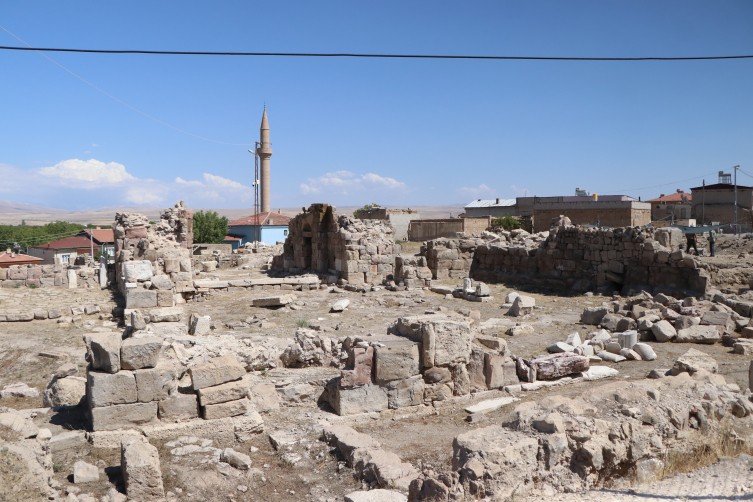 Tyana Antik Kenti'nde kilise gün yüzüne çıkarılıyor